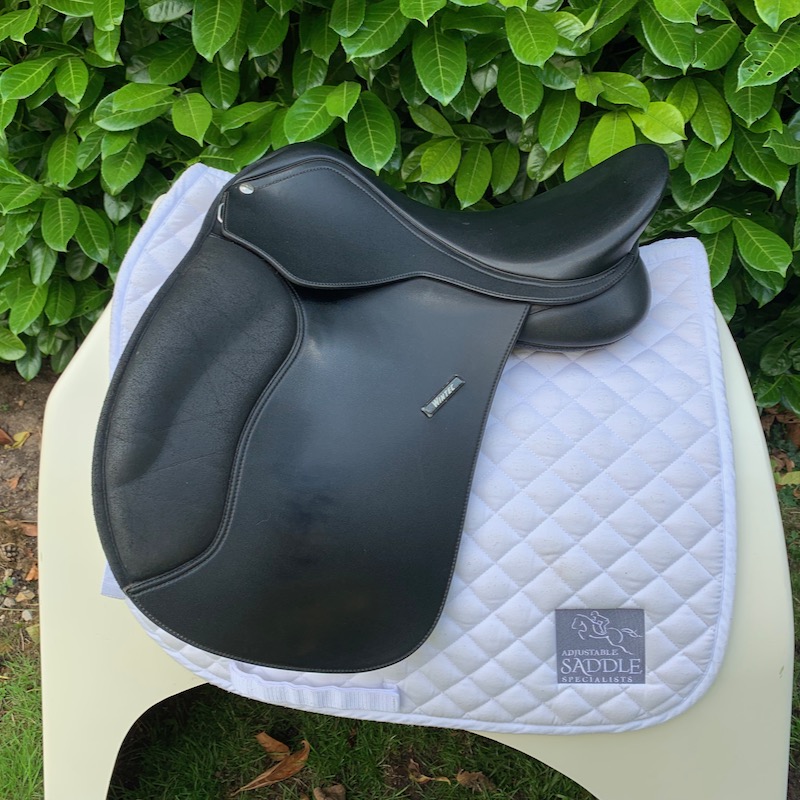 Wintec 16.5β 500 Wide Dressage (S2719)
