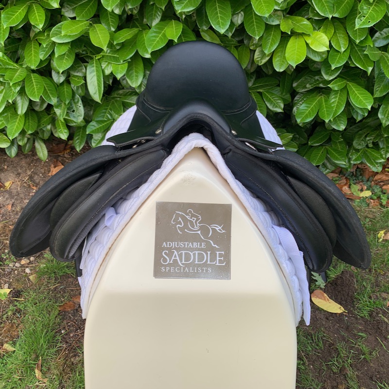 Wintec 16.5” 500 Wide Dressage (S2719)