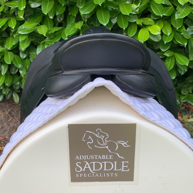 Wintec 16.5” 500 Wide Dressage (S2719)